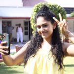Aayushi Dholakia Instagram - Never would have thought that Vedika would come into my life in such a beautiful way and become an integral part of my journey✨ The best thing I learnt from her was that when you love something you give it your all, keeping all the fears aside🥰 Thank you @parimalpatelmotionpictures @neerajjoshiofficial_ @jaymerchant10 @rushi_mehtaa for trusting me with this character🙏🏻 I hope I did justice to it🧿♥️ Here are few of my favourite moments captured during the shoot of HELLO📞😍😋 . . . . #behindthescene #actingcareer #goodmovies #mymovie #movieshot #bts #instacinema #movie