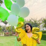 Aayushi Dholakia Instagram - This one is special, 25k followers on Instagram🌟🫶🏻 It had been long since I wasn’t seeing any growth on my page numerically, and was in a constant fix to make it better. Sometimes I blamed the algorithm or at times just thought that it’s not my day. But I kept going and continued creating what I love the most and we are here today🥰✨ Thank you for your constant love and support, long way to go♥️ Special mention to @pizzawalas.india for celebrating this milestone with me💛 #gratefullness #livealifeyoulove #grateful #25k #thankyoueveryone #thanksforyoursupport