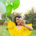 Aayushi Dholakia Instagram - This one is special, 25k followers on Instagram🌟🫶🏻 It had been long since I wasn’t seeing any growth on my page numerically, and was in a constant fix to make it better. Sometimes I blamed the algorithm or at times just thought that it’s not my day. But I kept going and continued creating what I love the most and we are here today🥰✨ Thank you for your constant love and support, long way to go♥️ Special mention to @pizzawalas.india for celebrating this milestone with me💛 #gratefullness #livealifeyoulove #grateful #25k #thankyoueveryone #thanksforyoursupport