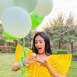 Aayushi Dholakia Instagram - This one is special, 25k followers on Instagram🌟🫶🏻 It had been long since I wasn’t seeing any growth on my page numerically, and was in a constant fix to make it better. Sometimes I blamed the algorithm or at times just thought that it’s not my day. But I kept going and continued creating what I love the most and we are here today🥰✨ Thank you for your constant love and support, long way to go♥️ Special mention to @pizzawalas.india for celebrating this milestone with me💛 #gratefullness #livealifeyoulove #grateful #25k #thankyoueveryone #thanksforyoursupport