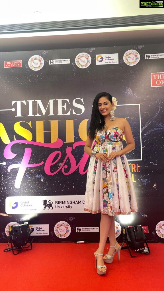 Aayushi Dholakia Instagram - couldn’t be more grateful for this opportunity!! Walking for the first time for @timesofindia and as a showstopper for @titali_designer_studio will always be so so special💗🦋 This opportunity came at the most unexpected time and I’m just amazed at the way life pans out sometimes!! It’s true, whatever happens, happens for the best🫶🏻🥰 Also, love the new track @dishapatani !!❤️ . . . . Ramp Choreographer- @rahuljain_011 @manassharma04 #modellook #rampwalk #fashiondiva #runwaymodels #indianmodelling #fashionmodelling #modelinglife #kyukarufikar