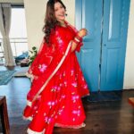 Addite Shirwaikar Malik Instagram - In my element! ❤️🙈 . . 👗: @aachho . . #karwachauth #fyp #instagood #fun #aditimalik