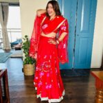 Addite Shirwaikar Malik Instagram - In my element! ❤️🙈 . . 👗: @aachho . . #karwachauth #fyp #instagood #fun #aditimalik