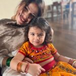 Addite Shirwaikar Malik Instagram - Mimi wat is this, Wat is ashtami , Why we doing this, why we distributing gifts.. Mimi says festivals are all about sharing & caring & blessings..Mimi it’s so nice.. wish every day is a festival.. I made so many new friends today too..Happy ashtami ❤️