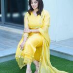 Aima Rosmy Sebastian Instagram - "Wherever you go, always bring your own sunshine." 🌞 Make it like a *Sunflower* 🌻🌻🌻🌻 Wearing @tazzels3 ✨ Click by @vineethphotos 📸 Dubai, United Arab Emirates
