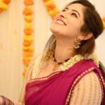 Aima Rosmy Sebastian Instagram - Onam 🌹✨🌹 Wearing @pearlsfashionshj 👗 Shot by @sabir_photography_ 🎥 Jewels by @azaleamanacy 💍 Sharjah