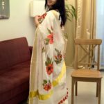 Aima Rosmy Sebastian Instagram - Onam Series✨🌸 Thank you so much @t3.tfab for this beautiful saree ✨ Click by @framesbyshrekha 📸 Wardrobe @t3.tfab & @tazzels3 👗 Jewels by @moonsilvertrading 💍 Sharjah