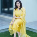 Aima Rosmy Sebastian Instagram - "Wherever you go, always bring your own sunshine." 🌞 Make it like a *Sunflower* 🌻🌻🌻🌻 Wearing @tazzels3 ✨ Click by @vineethphotos 📸 Dubai, United Arab Emirates