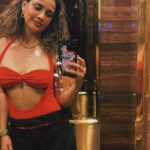 Aisha Sharma Instagram - Attachment : 7 images .
