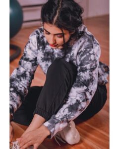 Aishu Instagram - Just randomly posting from the archives!!

Looking down just to flaunt that eyeshadow😚

#aishuads #archivesofinstagram #lovetheeyeshadow #photooftheday #tiedye