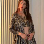 Aishwarya Sakhuja Instagram - Fit check, light check… Ready for my favourite time of the year! . . Outfit: @datetheramp Styled by: @yourstylistforever . . #diwali #festivetime #fashiongram #ootd #dhanteras #fyp #aishwaryasakhuja