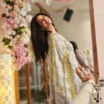 Aishwarya Sakhuja Instagram - Blooming…with grace🌼 . . 👗: @thebairaas . . #diwalitime #festiveseason #peace #happiness #goodtimes #goodvibes #aishwaryasakhuja