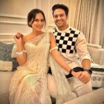 Akansha Chamola Instagram - On my count, everybody say, "Awwweeee.."😳😳😳🤭🤭🤭 🪔🪔🪔दिवाली की शुभकामनाएँ 🪔🪔🪔 . . . . . . . . . . . . . . . #diwali #diwalivibes✨ #happydiwali #couplegoals #couplestyle #stylegram #couplestyle #marriedlife #married #desifashion #saree #sareefashion #sareeindia #indian #desi #sareestyle #glitter #glowup #instagood #instalike #instafashion #diwalilook #lookbook #couplefashion #instacute #instalove #happyfaces