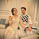 Akansha Chamola Instagram - On my count, everybody say, "Awwweeee.."😳😳😳🤭🤭🤭 🪔🪔🪔दिवाली की शुभकामनाएँ 🪔🪔🪔 . . . . . . . . . . . . . . . #diwali #diwalivibes✨ #happydiwali #couplegoals #couplestyle #stylegram #couplestyle #marriedlife #married #desifashion #saree #sareefashion #sareeindia #indian #desi #sareestyle #glitter #glowup #instagood #instalike #instafashion #diwalilook #lookbook #couplefashion #instacute #instalove #happyfaces