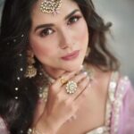 Akansha Chamola Instagram - Sunny side up 🤩 Makeup & Hairstyle 💄 💇‍♀️ @nikksmakeupartist 📸 🎥 Videographer @vipul.s.gautam Stylist @nikksmua Outfit 👗 @__cccreation Accessories 💍 @silverqueenj #reelsindia #bollywood #trendingreels #bridalmakeup #bridalwear #indianbride #lehengacholi #glammakeup #glowup #makeuplook #hairstyles #instafashion #instahair #instamakeup #reelitfeelit #desifashion