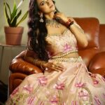 Akansha Chamola Instagram - If India is a canvas, then LEHENGA is its art.….. Makeup & Hairstyle 💄 💇‍♀️ @nikksmakeupartist 📸 🎥 Videographer @vipul.s.gautam Stylist @nikksmua Outfit 👗 @__cccreation Accessories 💍 @silverqueenj #reelsindia #bollywood #trendingreels #bridalmakeup #bridalwear #indianbride #lehengacholi #glammakeup #glowup #makeuplook #hairstyles #instafashion #instahair #instamakeup #reelitfeelit #desifashion