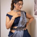 Akshara Singh Instagram - 1 or 2 ????? . . . . . ❤️❤️❤️ 📸 @sauravanuraj 👗 @satyamdesignerstudio, @fashion_stylist_7 💎 @jewelkartfashion 💄@sonugupta9588 👩‍🦳 @kanizfatima_hairstylist1