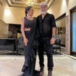Akshara Singh Instagram - Twinning with the best man by coincidence 🖤 . . . . . Pick ur fav 📸 @satyamdesignerstudio @jewelkartfashion #aksharasingh #fatherndaughterduo #indrajitsingh