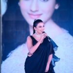 Akshara Singh Instagram - Glimpse of last night event 🫶🏻✨🔥♥️ Had a wonderful time with the sweethearts @aftabshivdasani @gulshangrover & @devanddiva team 🫶🏻 And a special thanks to the amazing person & organiser Manmeet ji and the whole Patna ki audience jinhone event ko dhamakedar bana diya ♥️🤗 #aksharasingh #patnakapyar #dev&diva