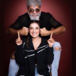 Akshara Singh Instagram – Papa mere papa ♥️🤗🙏
.
.
.
.
Kya apke papa bhi Itne super cool hain ???

.
.
.
💄 @sonugupta9588 
💆‍♀️ @kanizfatima_hairstylist 
📸 @photowale.studio