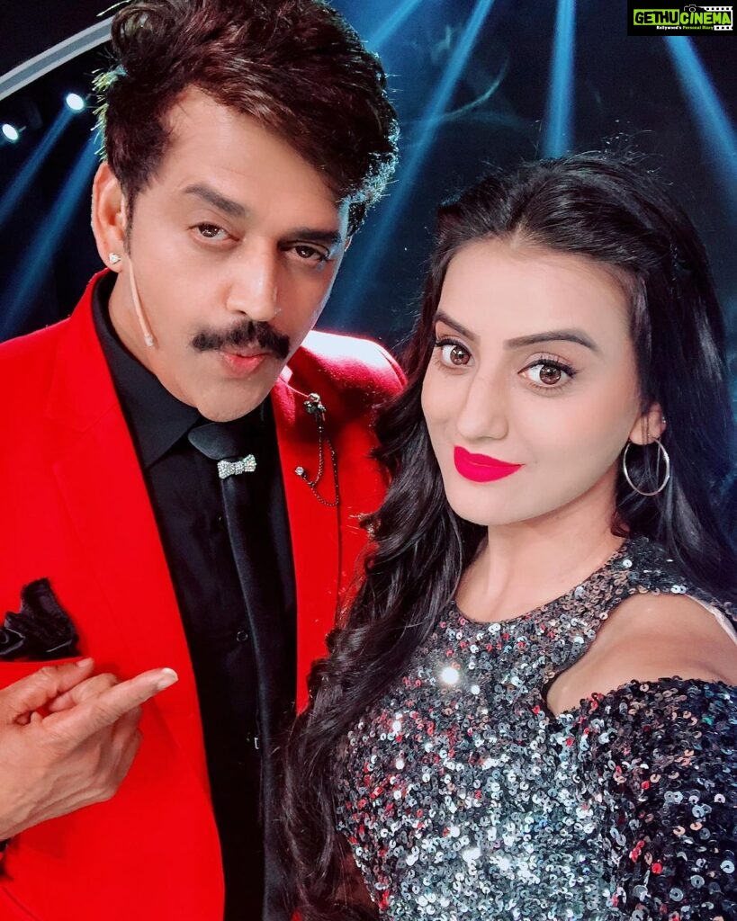 Akshara Singh Instagram - Happiest birthday to my mentor you made me believe in a better tomorrow🕊️ you inspire me to work hard & dream big 🫶🏻🙏🤗 I’ll always be thankful @ravikishann