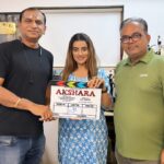 Akshara Singh Instagram - New 📽️ with again my fav @ratnakarwwrindia sir & creative director @devpandey101 sir @_kuldeepsrivastav ji Thankyou for believing in me ♥️🙏 #grateful