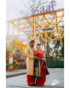 Akshaya Deodhar Instagram - लग्न पुण्यात करायचं जेव्हा ठरलं तेव्हा पहिला विचार हा आला की आम्हा दोघांच्याही इतक्या मोठ्या families मावतील असच ठिकाण हवं. मग थोडं indoor पण हवं आणि थोडं outdoor पण हवं, आणि मग धावपळ सुरु झाली! काही ठिकाणं पाहिली पण आवडली नाही. मग आमचा Wedding Planner @bhagatamol ने @siddhigardensandbanquets चं नाव सुचवलं. आणि अगदी हवं तसं ठिकाण आम्हाला सापडलं..! Banquets & Gardens सोबतच उत्तम rooms ही असल्याने काहीही अडथळा न येता आम्ही दोन दिवस आमच्या family व friends सोबत धम्माल केली. So Thank You So Much @multispiceveg for excellent food & @siddhigardensandbanquets for Superb Venue & Service.🤗
.
Akshaya’s Saree: @saudamini_handloom
Akshaya’s Saree draping: @anaghakumbhr 
Blouse: @nishfash_design_studio
Akshaya’s Jutti: @chaljutti.official @amru_tak
Akshaya’s Hair: @komalpashankar_makeupartist
Akshaya’s Makeup: @madhurikhese_makeupartist 
Hardeek’s Outfit: @saudamini_handloom 
Hardeek’s Hair & Makeup- @makeovers_by_rahul 
Akshaya’s & Hardeek’s Styling: @anaghaghaisas
Jewellery: @ssnagarkarjewellers_official 
@prasad.nagarkar
Photos by @girish_katkar_photography 
Wedding decore & management @a3eventsandmedia 
Wedding planner @bhagatamol 
Location- @siddhigardensandbanquets
Managed by @wechitramedia @n.i.d.s_ @amolghodake_ 
.
#AkshayaHardeek #AkshayaDeodhar #HardeekJoshi #AHa