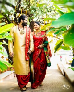 Akshaya Deodhar Instagram - Photo’s by @sevenvowstories @royalebysvs 

Akshaya’s Saree: @saudamini_handloom
Akshaya’s Saree draping: @anaghakumbhr 
Blouse: @nishfash_design_studio
Akshaya’s Jutti: @chaljutti.official @amru_tak
Akshaya’s Hair: @komalpashankar_makeupartist
Akshaya’s Makeup: @madhurikhese_makeupartist 
Hardeek’s Outfit: @saudamini_handloom 
Hardeek’s Hair & Makeup- @makeovers_by_rahul 
Akshaya’s & Hardeek’s Styling: @anaghaghaisas
Jewellery: @ssnagarkarjewellers_official 
@prasad.nagarkar
Photos by @sevenvowstories 
Wedding decore & management @a3eventsandmedia 
Wedding planner @bhagatamol 
Location- @siddhigardensandbanquets
Managed by @wechitramedia @n.i.d.s_ @amolghodake_ 
.