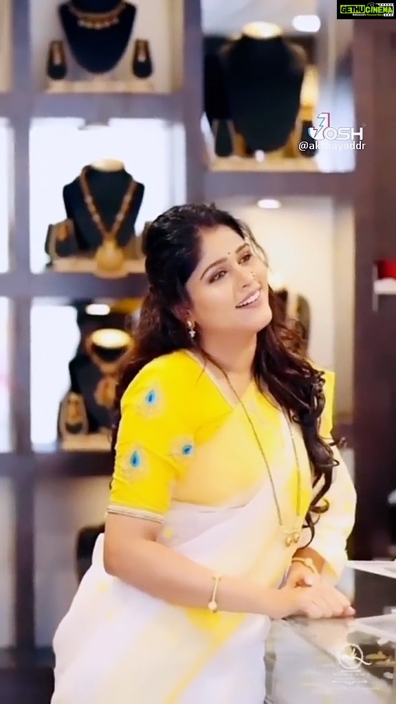 Akshaya Deodhar Instagram - 🥰🌸 . . . Follow me on @josh.marathi @officialjoshapp for more exclusive videos. . . #AkshayaDeodhar #Josh #joshappofficial #JoshApp #JoshMarathi