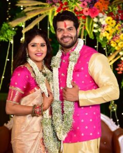 Akshaya Deodhar Instagram - Finally Engaged.💍♥️
.
.
#अहा ऽऽऽऽ
#Aha ऽऽ
#Engaged 
.
.
.
.
Make-up - @madhurikhese_makeupartist
Hair - @komalpashankar_makeupartist 
Photographer - @mahendra_n_jagdale_official 
Mehendi - @arti_kobal_mehendi 
Nails - @glory_nails_by_arti 
Saree - @saudamini_handloom 
Jewellery- @grand_rental_jewellery 
Blouse - @grand_rental_boutique 
Styling - @shubhangi_styling 
Har - @swatiwaghcreation 
Hardeek’s Costume by  @theurbanstory_
Managed by @wechitramedia @amolghodake_