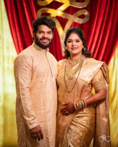 Akshaya Deodhar Instagram - मंगळागौर पुजन…🙏🏻✨
.
Makeup by @visagemakeover 
Hair by @nikita_kumavat_makeovers 
Saree by @saudamini_handloom 
Blouse by @nishfash_design_studio 
Jewellery by @chandrakalm_jewellery 
Hardeek’s Outfit by @theurbanstory_ 
Hardeek’s Makeup by @visagemakeover 
Venue: @avismara.celebrations 
Event: @bendrecaterers 
Decor by @wecorpevents 
Pictures by @sevenvowstories 
Event & PR by @wechitramedia @n.i.d.s_ 
.
#अहा #AHa #AkshayaDeodhar #HardeekJoshi #Mangalagaur #Pujan #Blessed