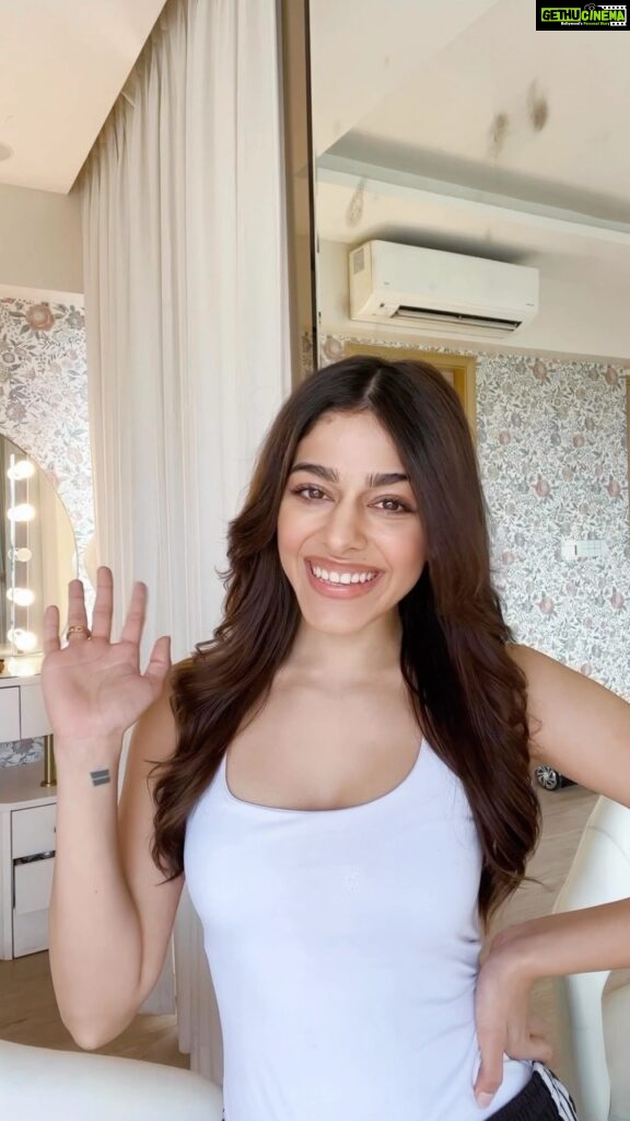Alaya F Instagram - Having a sustainable lifestyle is something I actively practice on a daily basis Tell me your #OneGreenStep in the comments below and tag 2 friends to join the movement! @plasticsforchange @garnierindia ♻🌱