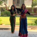 Alisha Prajapati Instagram - रस बुँदिया नयन पिया रास रचे दिल धड़-धड़ धड़के शोर मचे यूं देख सेक सा लग जाये मैं जल जाऊँ, बस प्यार बचे 💕 One more sweet and short video with @alishaprajapati #manvalage #shreyaghoshal #dancechoreography #indiandance #semiclassical #semiclassicaldance #indiandancefederation #indiandancefaculty #indiandancefactory #dancersofindia #reel #instareel #reelitfeelit #feelitreelit