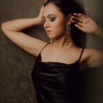 Alisha Prajapati Instagram – Don’t look at the caption, look at me ;)

Photographer: @sarang.sashvat 
Space & Makeup: @aanalsavaliya 
Creative Direction/Stylist: @drashtigajjar94 
Styling Assistance: @rudradave33