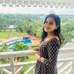 Alphy Panjikaran Instagram - Meet up with family members but ended up in photoshoot obviously as usual 😜😎 #happiness #photoshoot #family #kochi #instagram #inatadaily