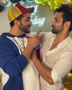 Aly Goni Instagram - My first best friend in mumbai 🫶🏻 our friendship proves that Har din na milne se dosti kam nahi hoti. Aaj bhi isharon mein baat samajh lete hai hum 😂Happy birthday mere bakchod dost ❤️ wish u all the happiness and success in life.. love u bro