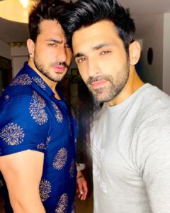 Aly Goni Instagram - My first best friend in mumbai 🫶🏻 our friendship proves that Har din na milne se dosti kam nahi hoti. Aaj bhi isharon mein baat samajh lete hai hum 😂Happy birthday mere bakchod dost ❤️ wish u all the happiness and success in life.. love u bro