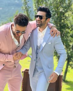 Aly Goni Instagram - My first best friend in mumbai 🫶🏻 our friendship proves that Har din na milne se dosti kam nahi hoti. Aaj bhi isharon mein baat samajh lete hai hum 😂Happy birthday mere bakchod dost ❤️ wish u all the happiness and success in life.. love u bro