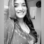 Amrapali Dubey Instagram - Kuch bhi kabhi bhi trend ho jaata hai 🥰🫶🏻 #jabseaaielchulbuliya @dineshlalyadav ♥️
