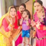 Amrapali Dubey Instagram - Masti with starcast of Madhumati specially Aamrapali mam❤️🥰 #shootingday #aamrpalidubey #Madhumati #azamgarh #movies #trending #mishti #nirahua