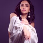 Amruta Khanvilkar Instagram – 🌪️ #insideout 

@stylistsaurabhjain 👗
@seemaaofficial 💄
@trilogyworks 📸
Photo edited by @retouch_sneha

#amrutakhanvilkar #chandramukhi  #chandra #stylefile