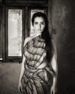 Amrutha Srinivasan Instagram - ♥️ 

I may like it in black and white but the colors (and EVERYTHING else) from this series are God damn beautiful too, thanks to @gegonian @purpleparrot.makeup @utthaam 😭♥️
