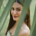 Amyra Dastur Instagram - Eye contact is a dangerous, dangerous thing. But lovely. Oh so lovely …….. . . . HMUA @makeupbysoniakrishna Styled by @thenanditakohli Outfit @arbyrheakapoor Chandigarh, India