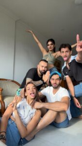 Ananya Rao Instagram - Making them dance to our chennai beat🙈♥️
Watch us on IRL @netflix_in ♥️
#irl #netflix