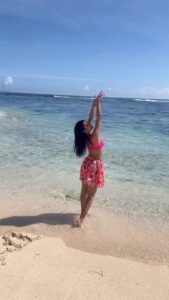 Ananya Rao Instagram - @gtholidays.in  Besharam rang in 🇲🇺🙈

#hit  #tiktokdance #tiktoklove #tiktokindia #tiktoklover #tiktok #tiktoktwins #tiktokgirls #twindancers #twinster #twingoals #twins #goals #dancer #dancers #dancelove #dancersofinstagram #southindiangirls #southindiandance #reels #reelsinstagram #instagramreels #ananyaapoorva #ananya
