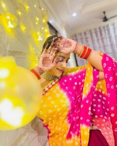 Anara Gupta Instagram - Mehandi tere naam ki …❤️🧿

#aa #anara #anaragupta #mehandilove 

#ootd #picoftheday #photography #photo #photooftheday #instagram #instagood #instadaily #instalike