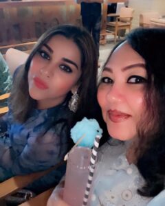 Anara Gupta Instagram - लव यू ज़िंदगी ❤️🌺🎊🎉