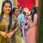 Anara Gupta Instagram - Ganpati bappa morya 🙏😊 थैंक यू दोस्त @sangeetatiwari_official जी आज फिर पुराने दिन याद आ गये🤩, बस ये सिलसिला सालो साल तक ऐसे ही चलता रहे और हम लोगो की दोस्ती यूही बरकरार रहे , love you ढेर सारा सबको @sangeetatiwari_official 😘@anaraguptaactress 😘@lovyrohatgi_kohinoor 😘
