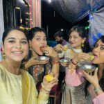 Anara Gupta Instagram - Chatoriyon ki chaat party …. Thank you so much @sangeetatiwaritrust always inviting us , had a amazing time ❤️🧿 although Mene nahi khaya because detox pe hun but Sab k Saath Milna kaafi Dino k baad uska apna hi maza hai ❤️🧿 @lovyrohatgi_kohinoor @item_queen_seemasingh #aa #anara #anaragupta #ootd #ganeshchaturthi #seemasingh #sangeetatiwari #lovyrohatgi #picoftheday #photography #photo #photooftheday Mumbai, Maharashtra
