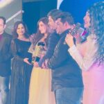 Angela Krislinzki Instagram - I am Grateful to @aarveeentertainment for felicitating me with the award for 'Most stylish and Glamorous icon' 2022. @Shreyastalpade sir, one of the most versatile actors in the industry, made it even more special by presenting it himself to me. Absolutely honoured! #AarveeEntertainment #AarveeAward
